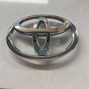 Genuine OEM Toyota Gently Used Emblem